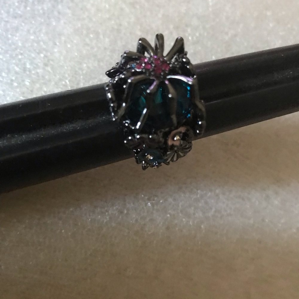 Elegant Blue and Pink Gemstone Ring - Picture 4 of 5